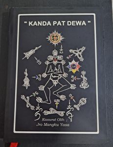 Buku Kanda Pat Dewa Agama Hindu Mangku Yasa