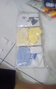Kaos kaki set sarung tangan