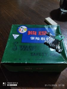 Peniti Swan Safety Pins