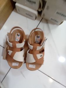 Sendal sepatu