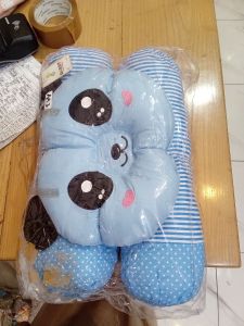 Bantal set peang darby boneka