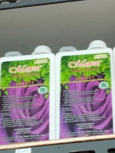 Pewangi mawar botol