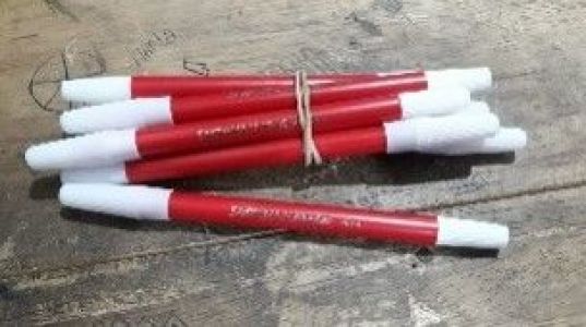 Spidol Kecil Merah