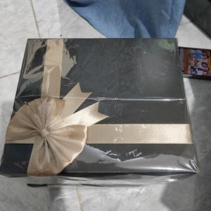 BOX KADO 17X15X9 CM/ HITAM PITA SILVER 
