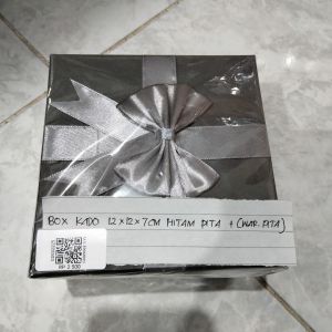BOX KADO 12X12X7 CM/ HITAM PITA SILVER