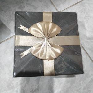 BOX KADO 12X12X7 CM/ HITAM PITA GOLD