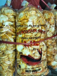 Kerupuk lili pedes