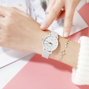  Jam Tangan Wanita A0165 Jam Tangan Kuarsa Seni Kasual Variasi: putih