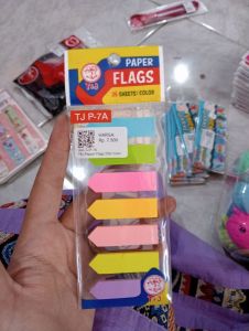 T & J Paper Flags 25S/ Color