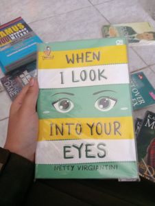 Buku When I Look/ Netty Virgiantini