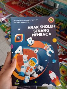 Anak Sholeh Senang Membaca 