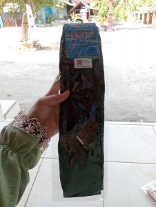 Onix Sarung Lengan Hitam