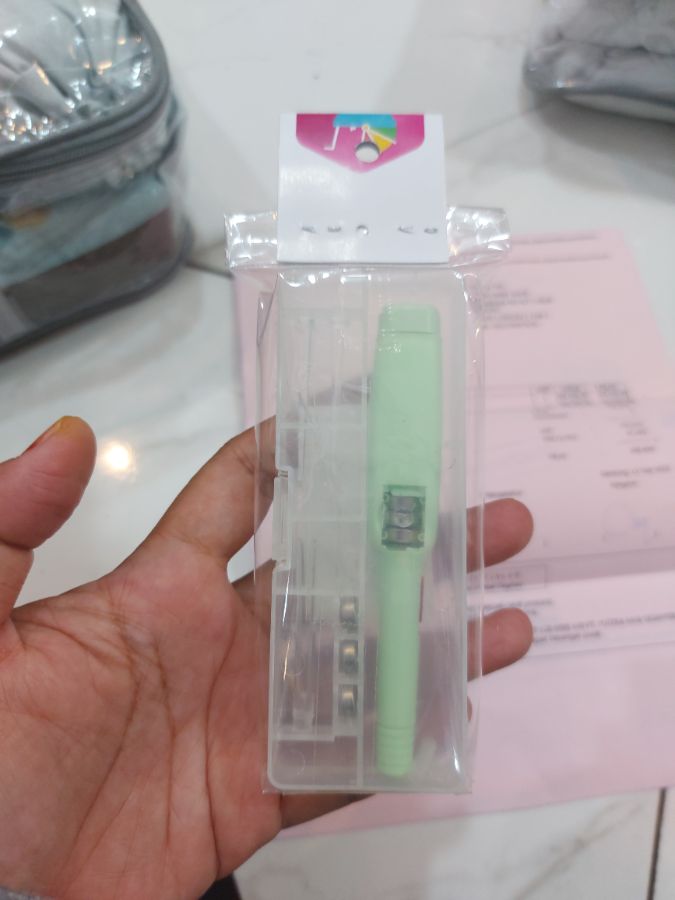 Korek kuping led box