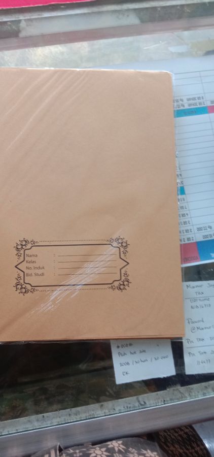 SAMPUL cokelat kwarto