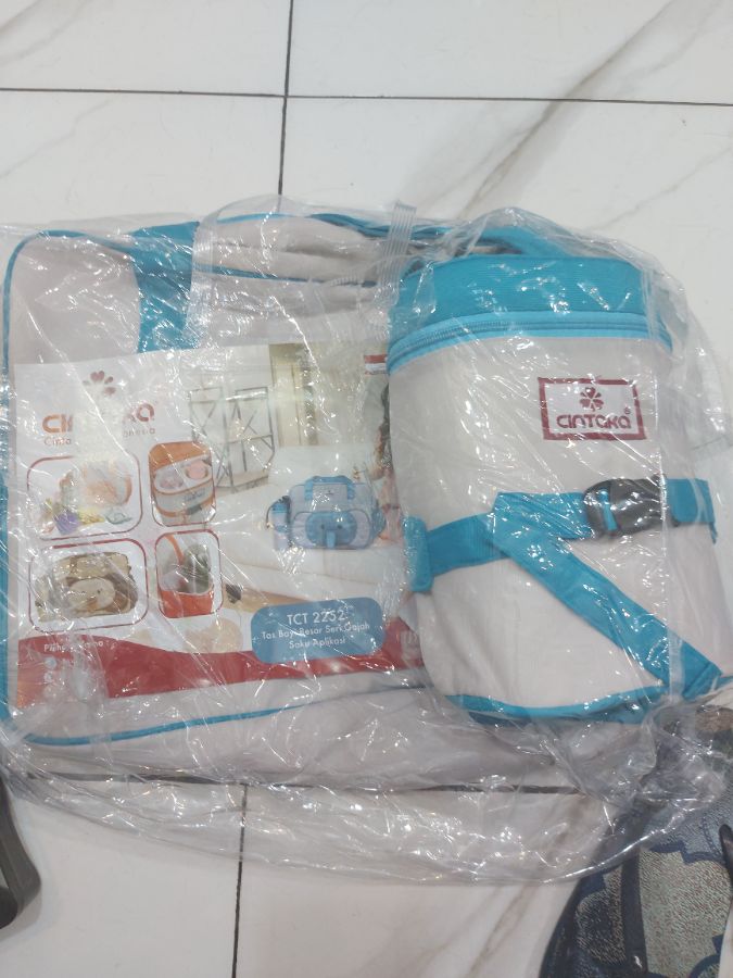 Tas besar gajah cintaka