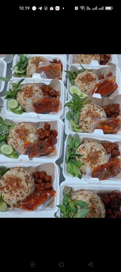 Nasi tutug oncom