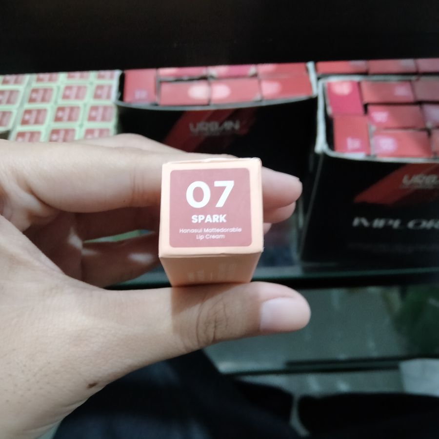Hanasui Mattedorable Lip Cream No.07 Spark