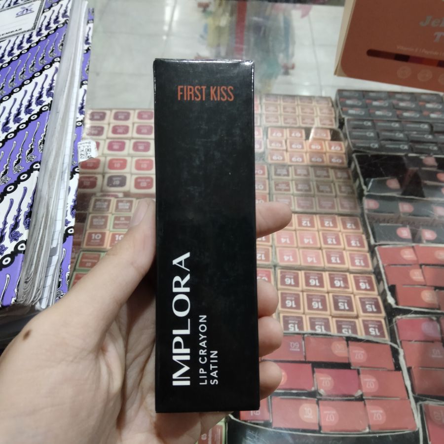 Implora Lip Crayon Satin No.02 First Kiss