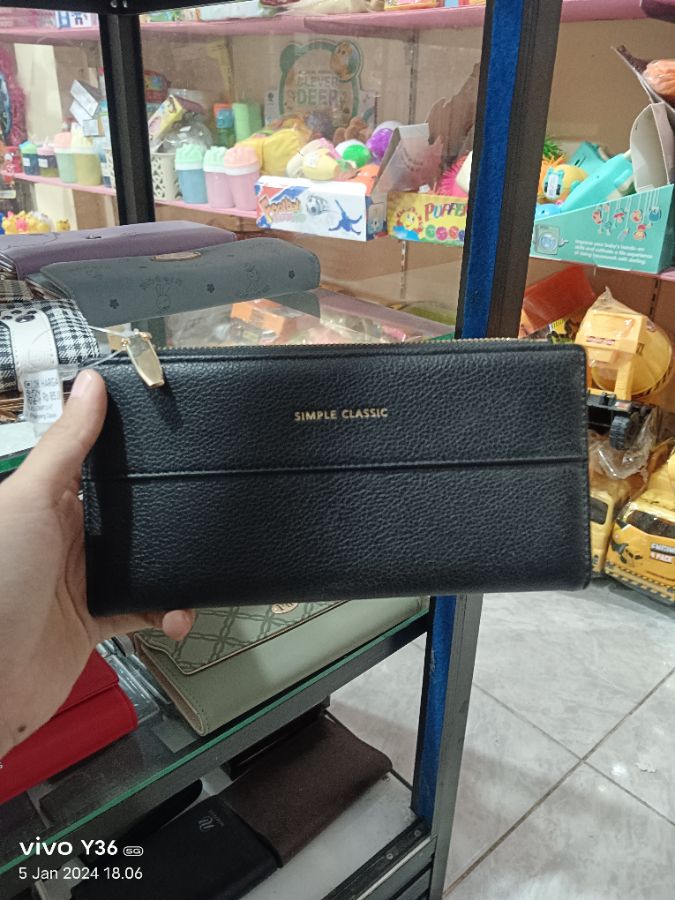 Classic Dompet Cewek Black