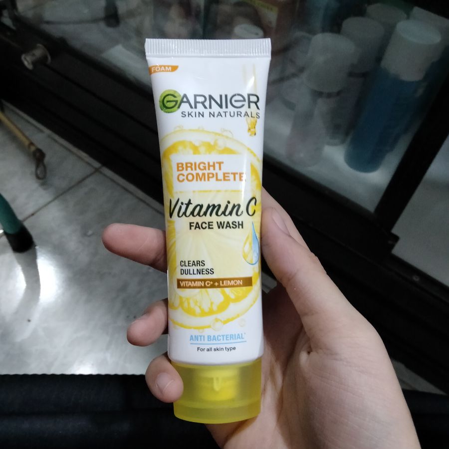 Garnier Skin Naturals Bright Complete Vitamin C Face Wash