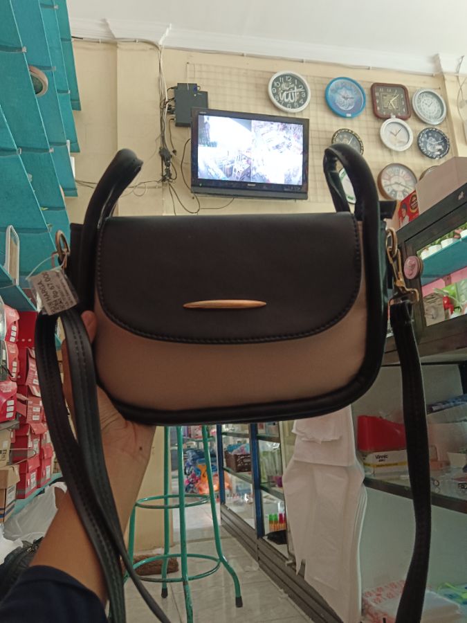 Tas Fashion Slempang Black White