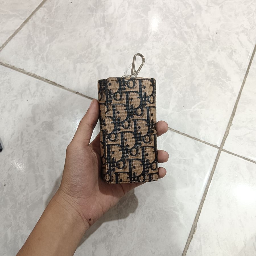 Ganci Dompet Dior