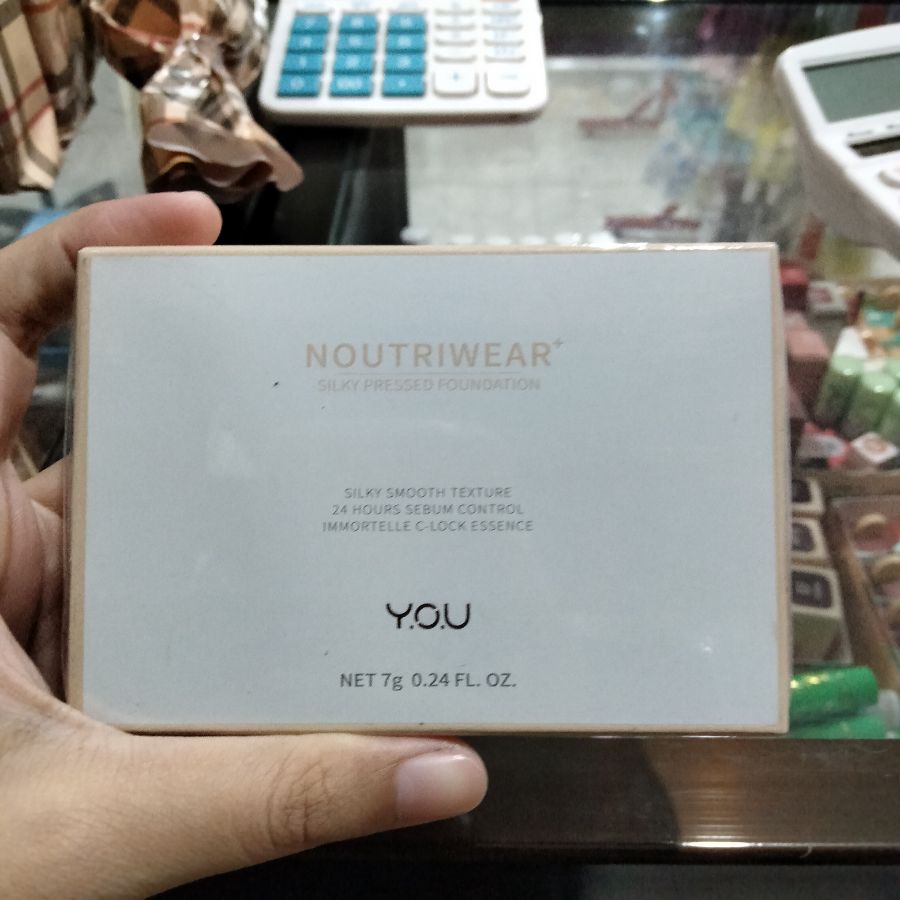 You Noutriwear Silky Pressed Foundation No.C304 Pink Nude