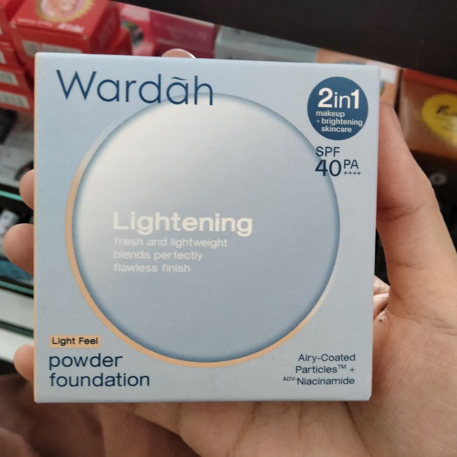 Wardah Lightening Powder Foundation No.01 Golden Sand