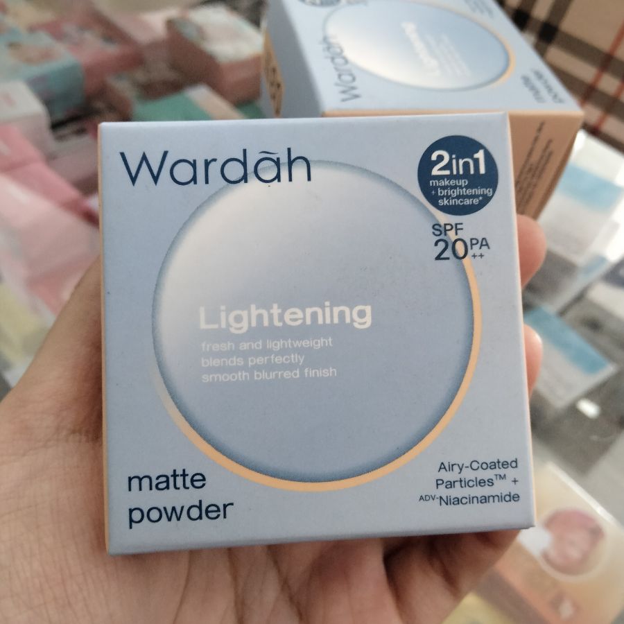 Wardah Lightening Matte Powder No.04 Light Ivory
