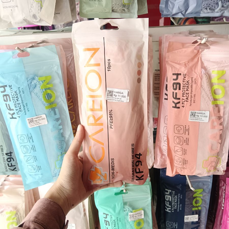 Careion - Masker KF94 10 pcs - Dewasa - Gradasi Oren