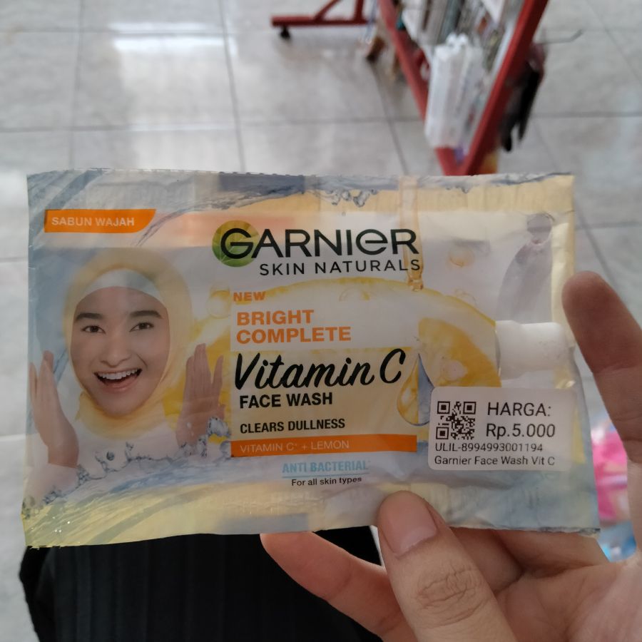 Garnier Skin Naturals Bright Complete Vitamin C Face Wash*