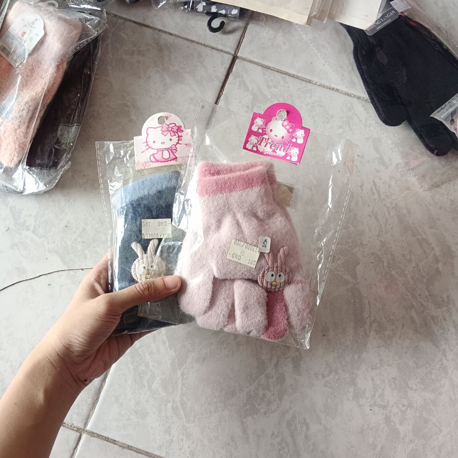 Sarung Tangan Woll Anak Karakter