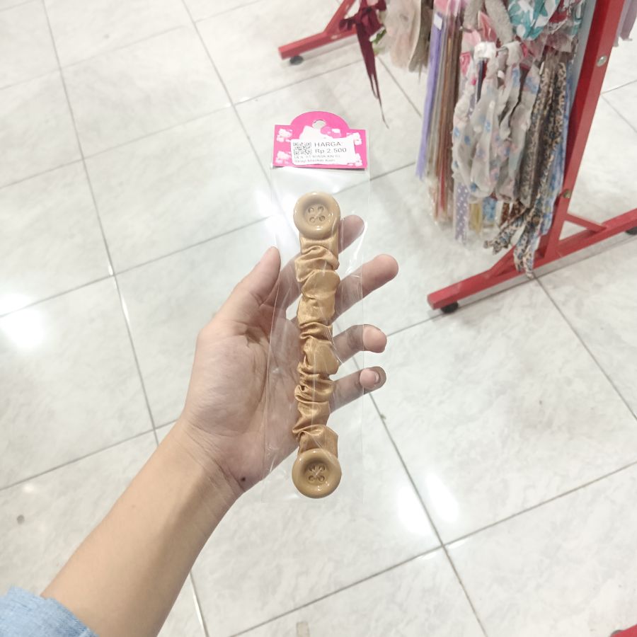Strap Masker Kain Gold