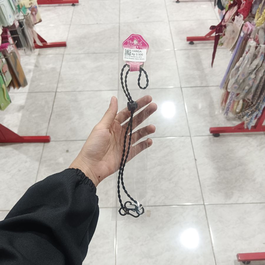 Strap Masker Salur Hitam 2