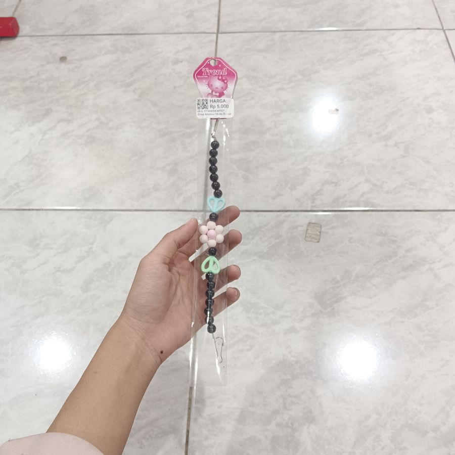 Strap Masker Mote Hitam Bunga