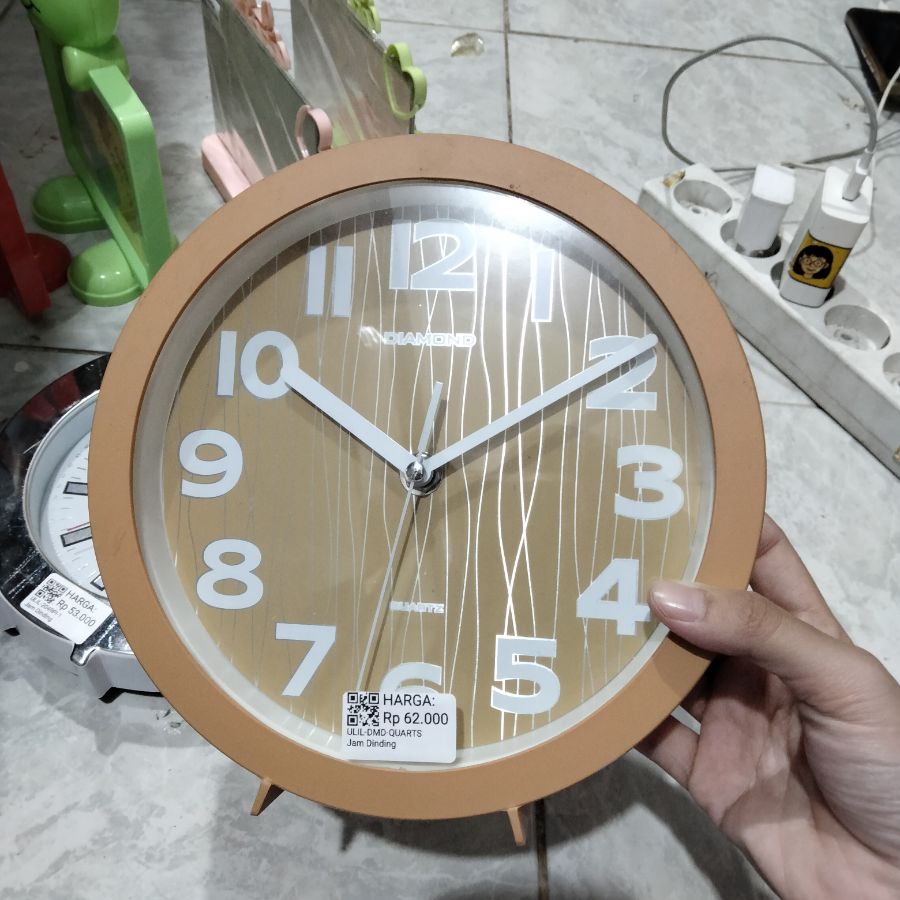 Jam Dinding Quartz 