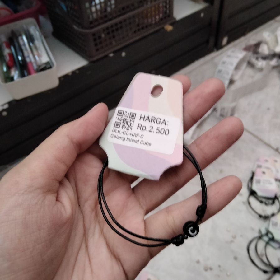 Gelang Inisial Cube/ C