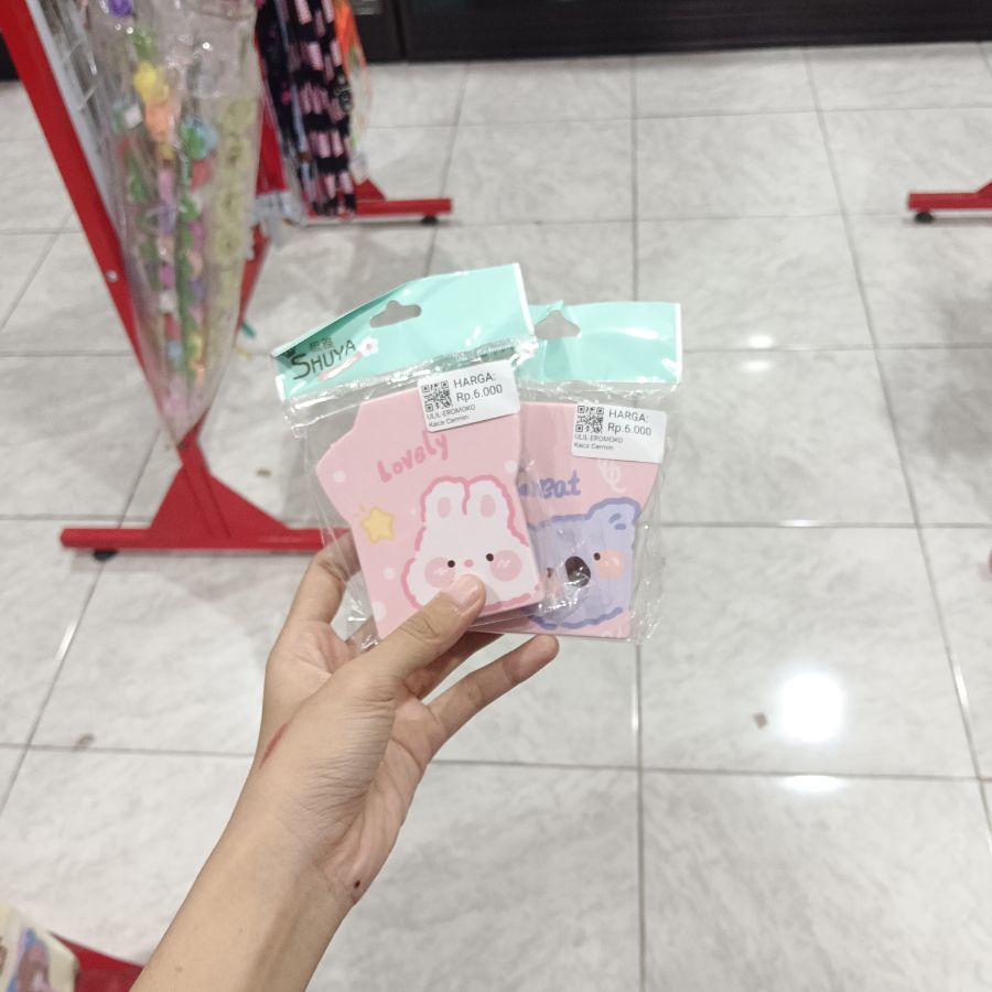 Shuya Kaca Cermin Lipat Karakter