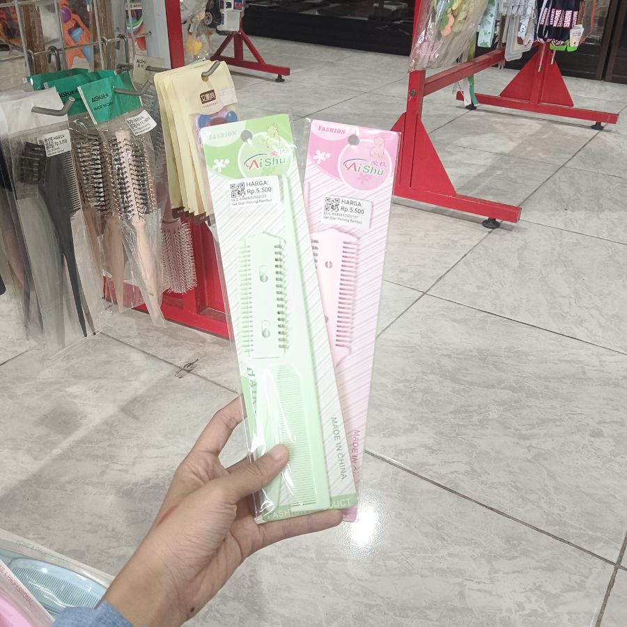 Aishu Set Sisir Potong Rambut