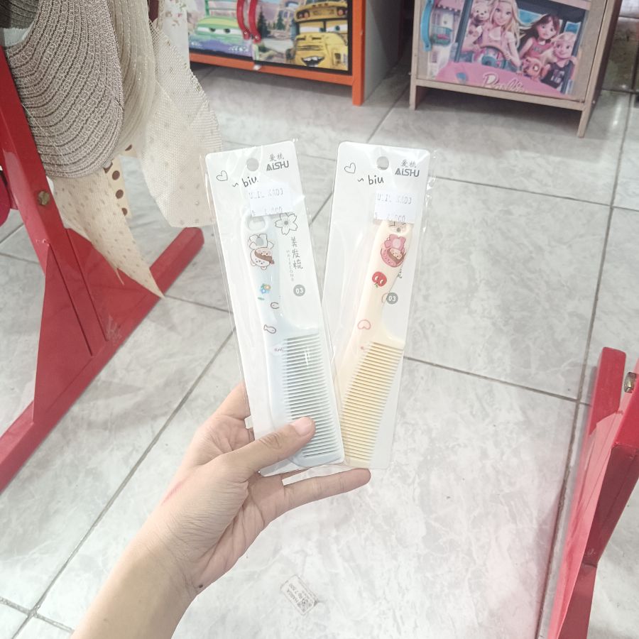 Aishu Biu Sisir Karakter Kecil