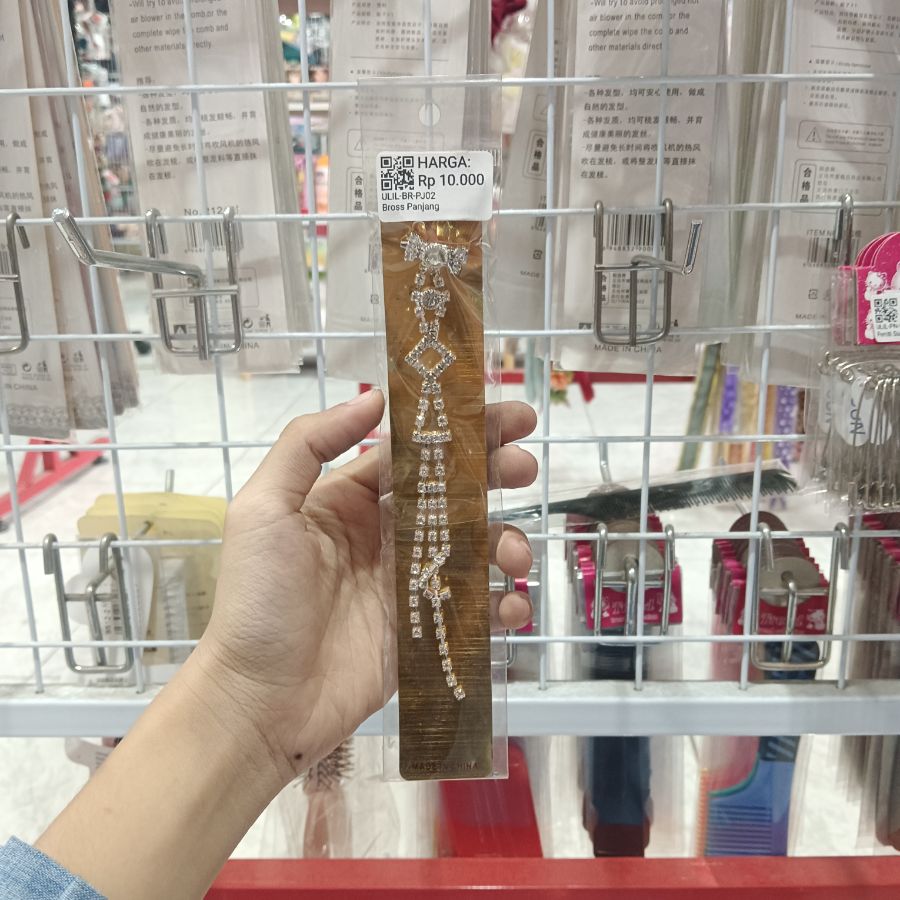 Bross Panjang Pita Square