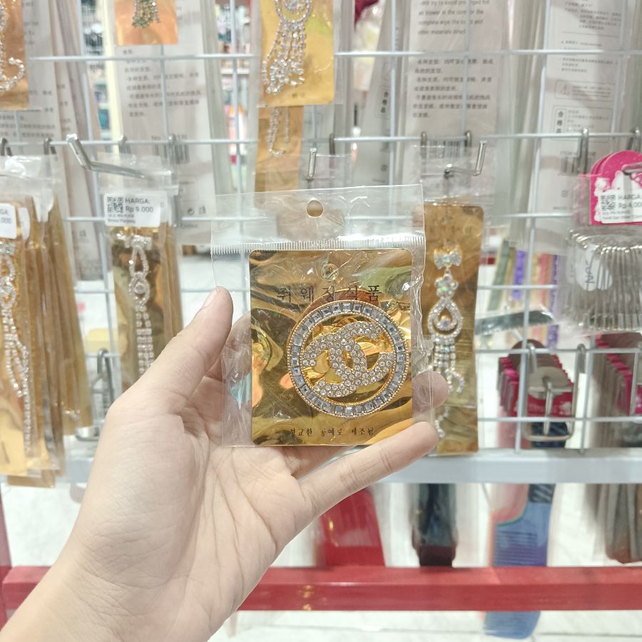 Bross Branded Chanel Gold