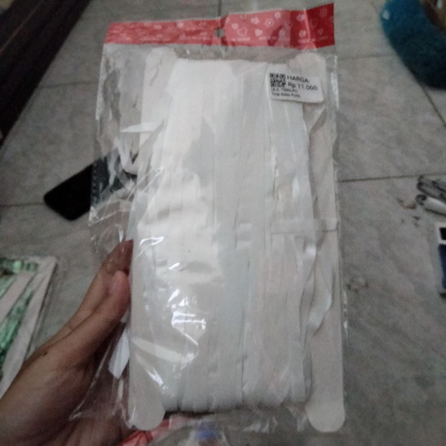 Tirai Foil Ukuran 12m/ Putih 