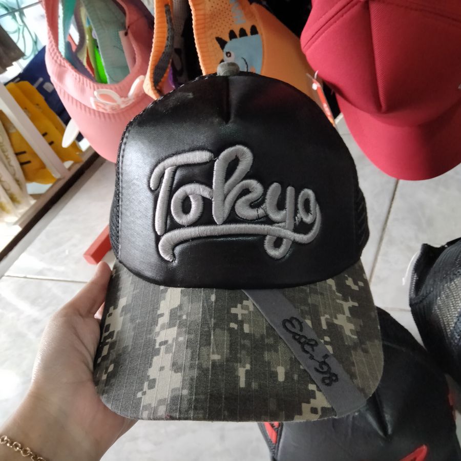 Topi Trucker Branded 