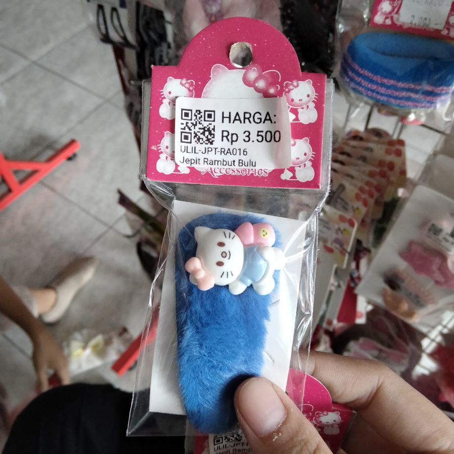 Jepit Rambut Bulu