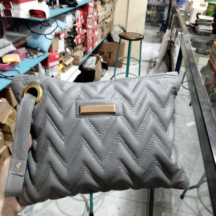 Dompet Clutch Haura/ Abu 