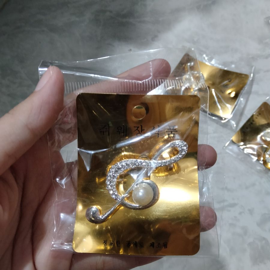 Bross Permata Mutiara 