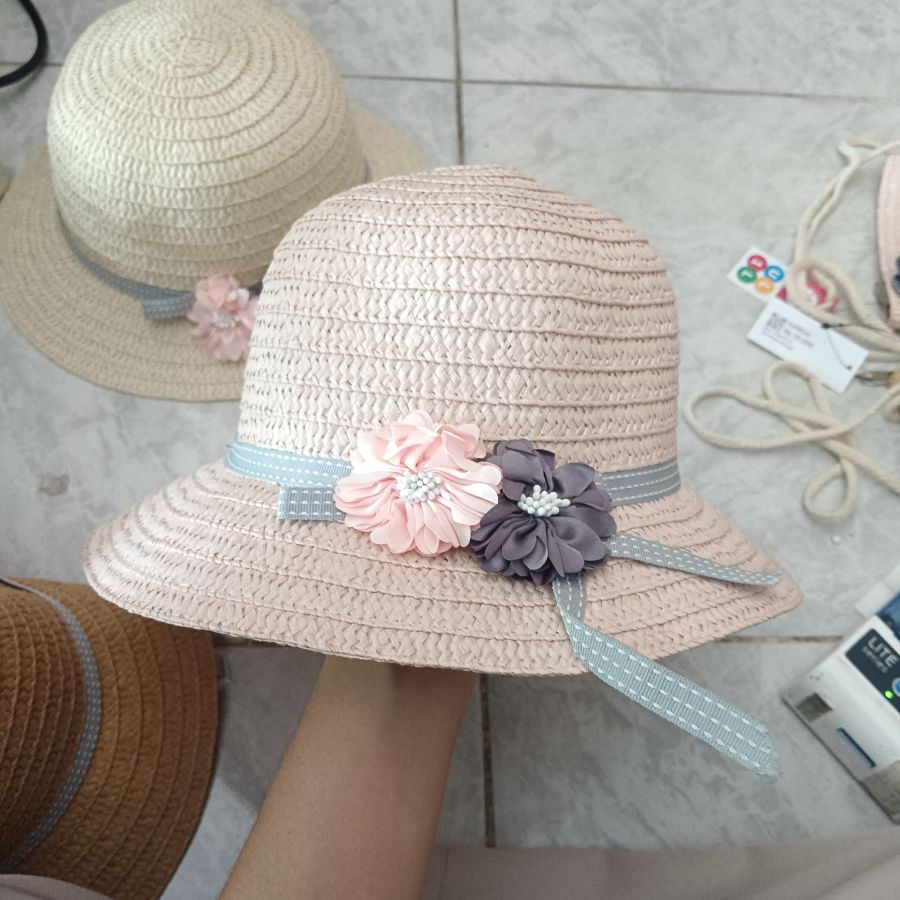Topi Anyam Pink