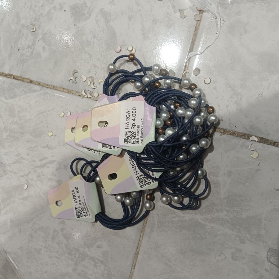 Ikat Rambut Mutiara Isi 2