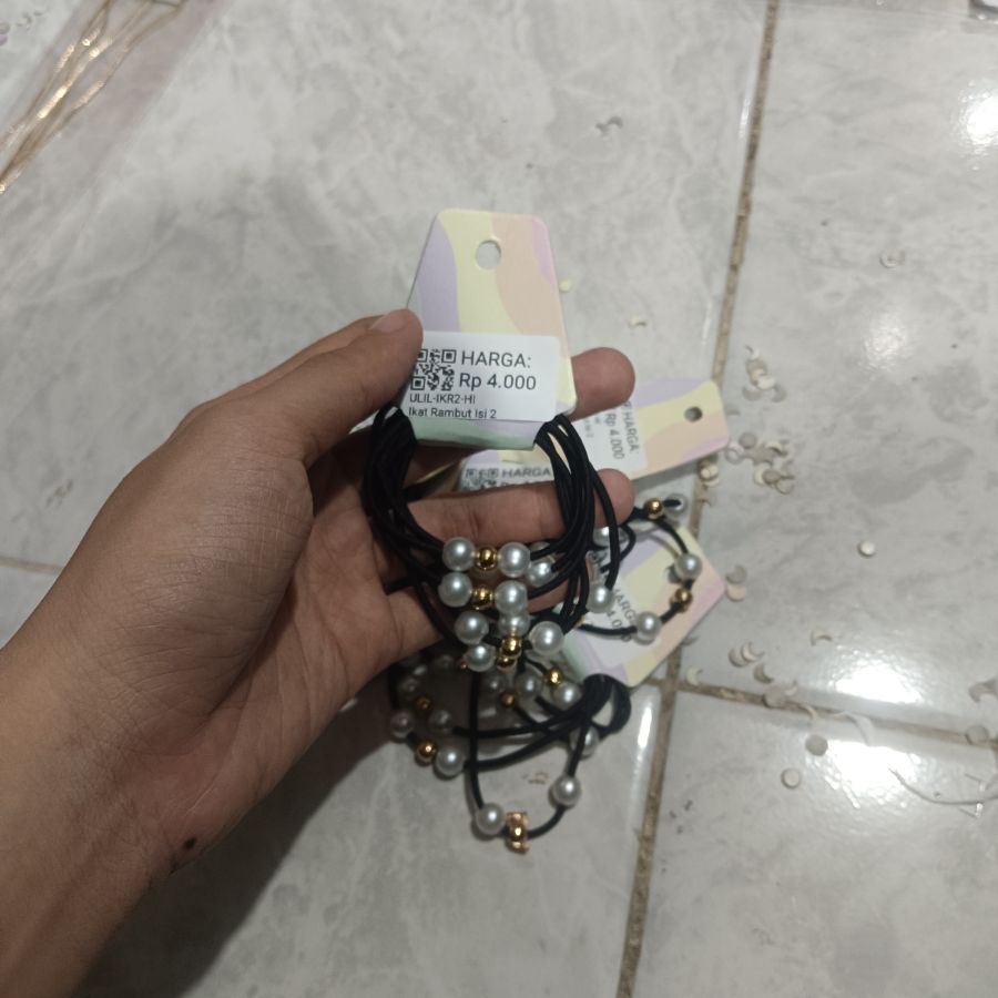 Ikat Rambut Mutiara Isi 2